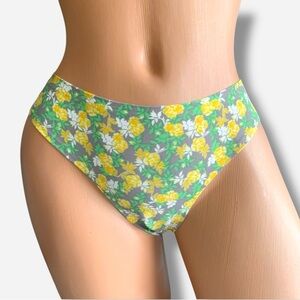 🌸New🌸 Small Urban Outfitters cheeky panty NWT
